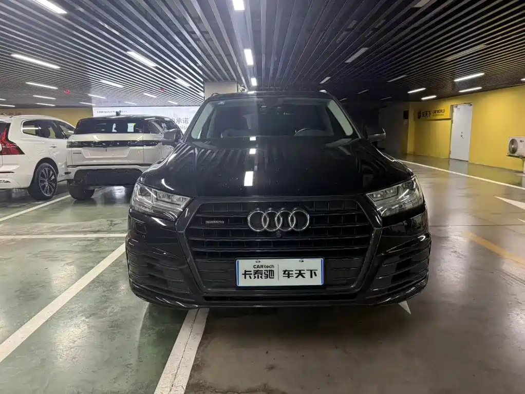 Фото 3 - Audi Q7