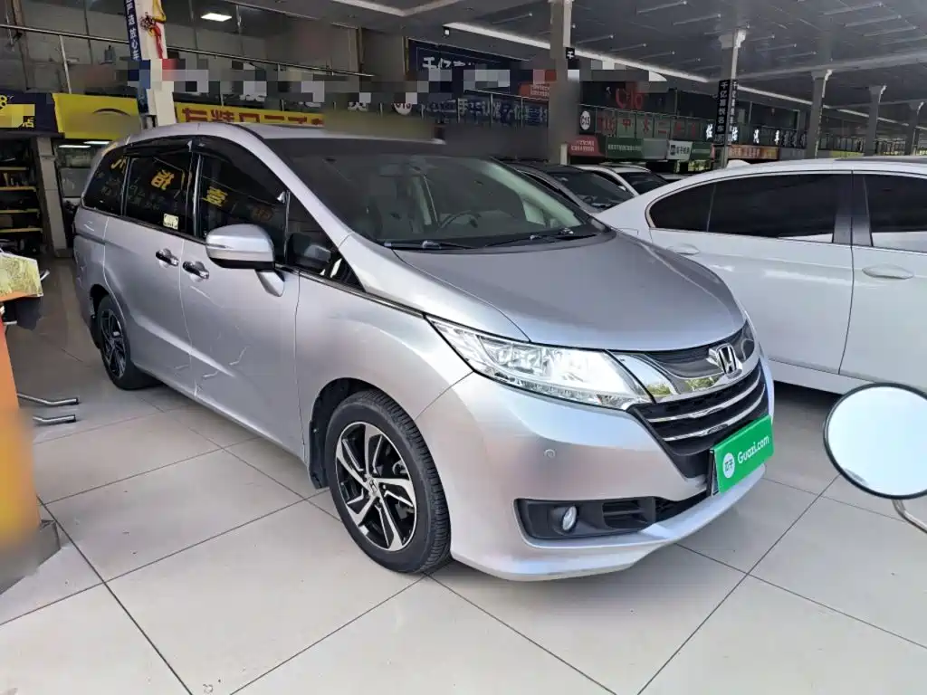 Фото 22 - Honda Odyssey