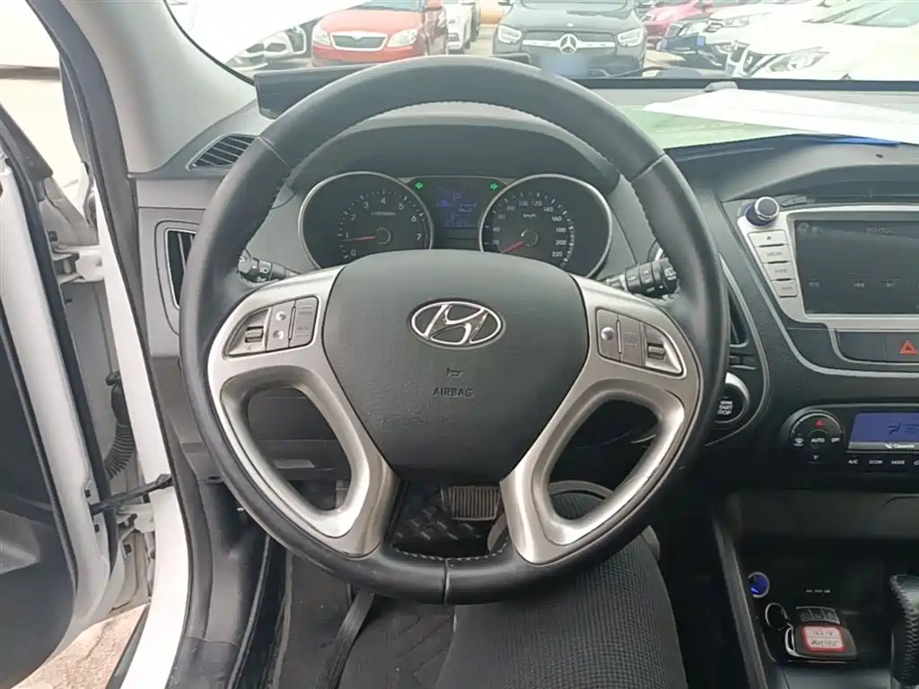 Hyundai Beijing Hyundai ix35 2015 2.0L Automatic 2WD Smart China V фото 11
