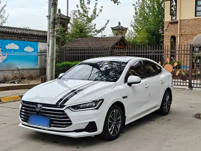  BYD Qin Pro 2019 Super Edition 1.5TI Automatic Smart Connected Feng Xiang Type China VI
