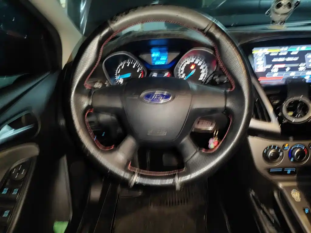 Фото 3 - Ford Focus