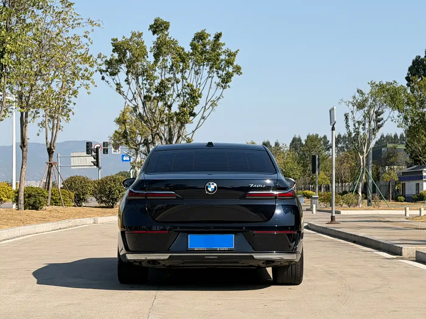 BMW 7-SERIES