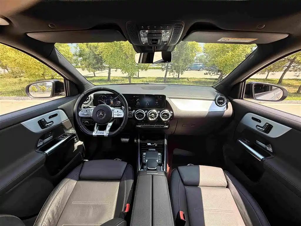 MERCEDES-BENZ GLA AMG