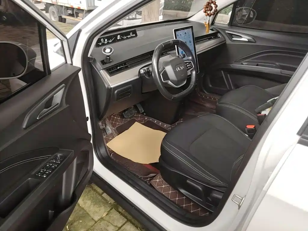 Nezha Auto Nezha V 2021 2021 Standard Range Entertainment Edition