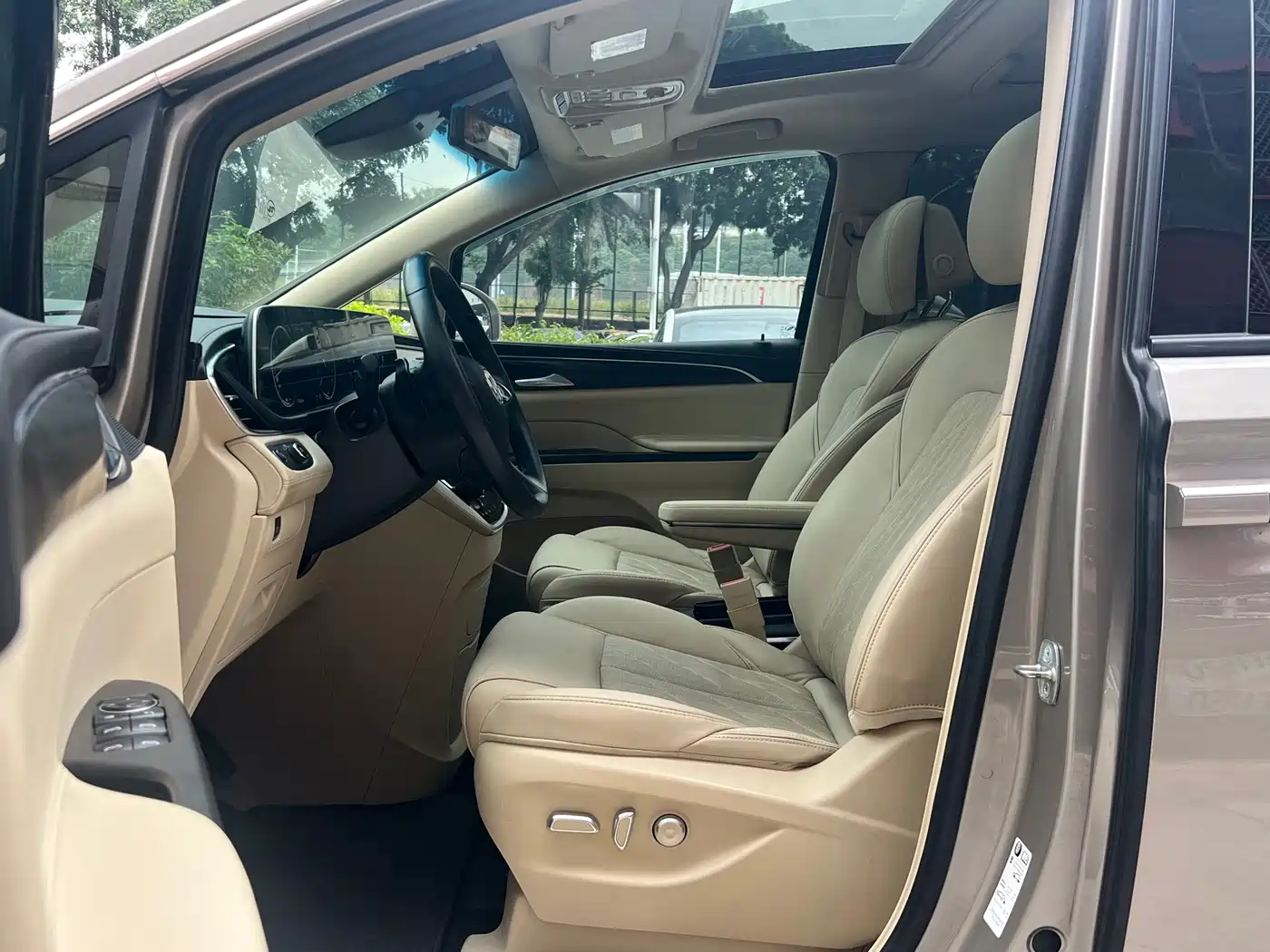 Buick GL8 2022 ES Landmark 653T Flagship фото 10