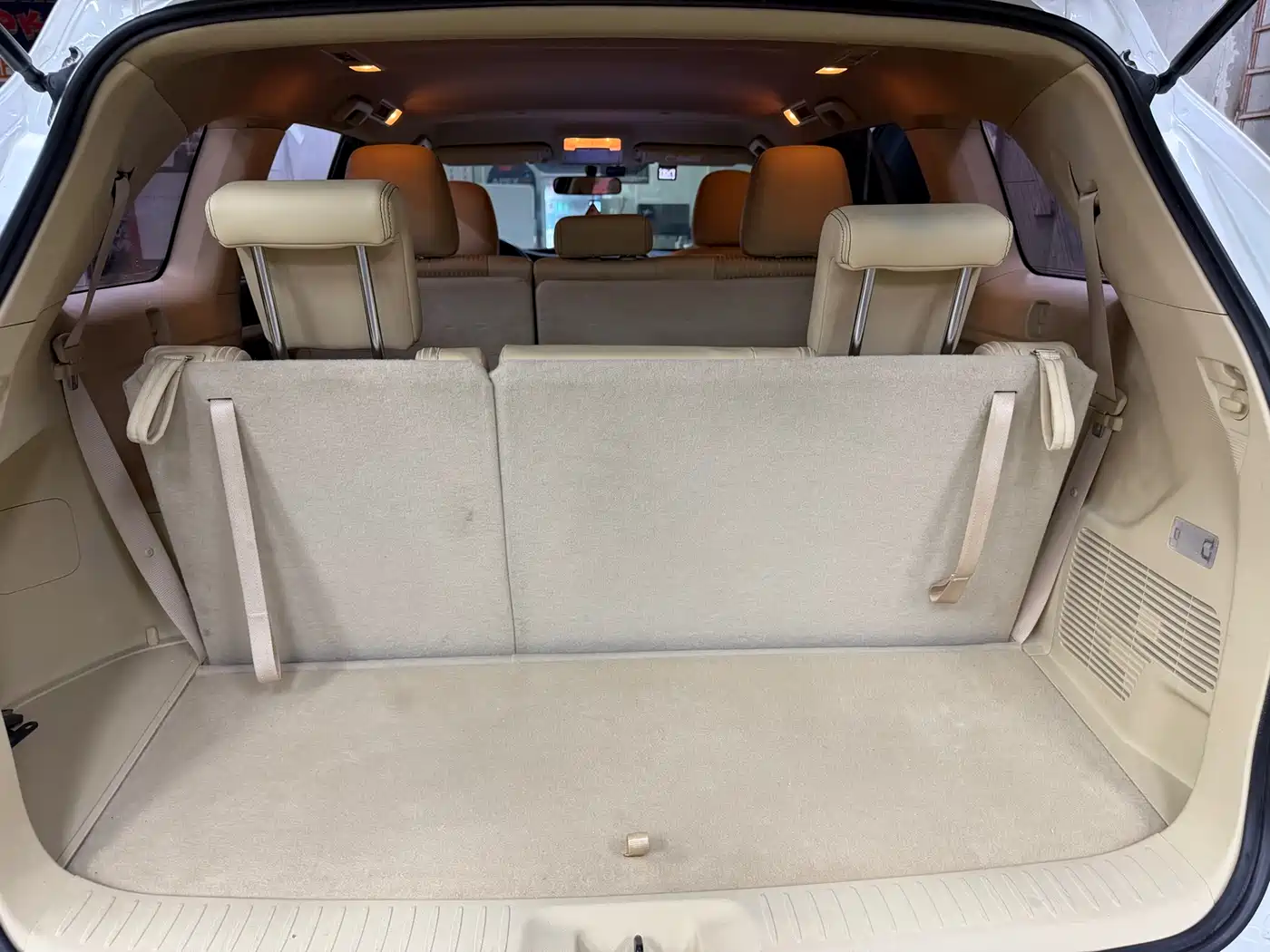 Photo 34 - Toyota Highlander