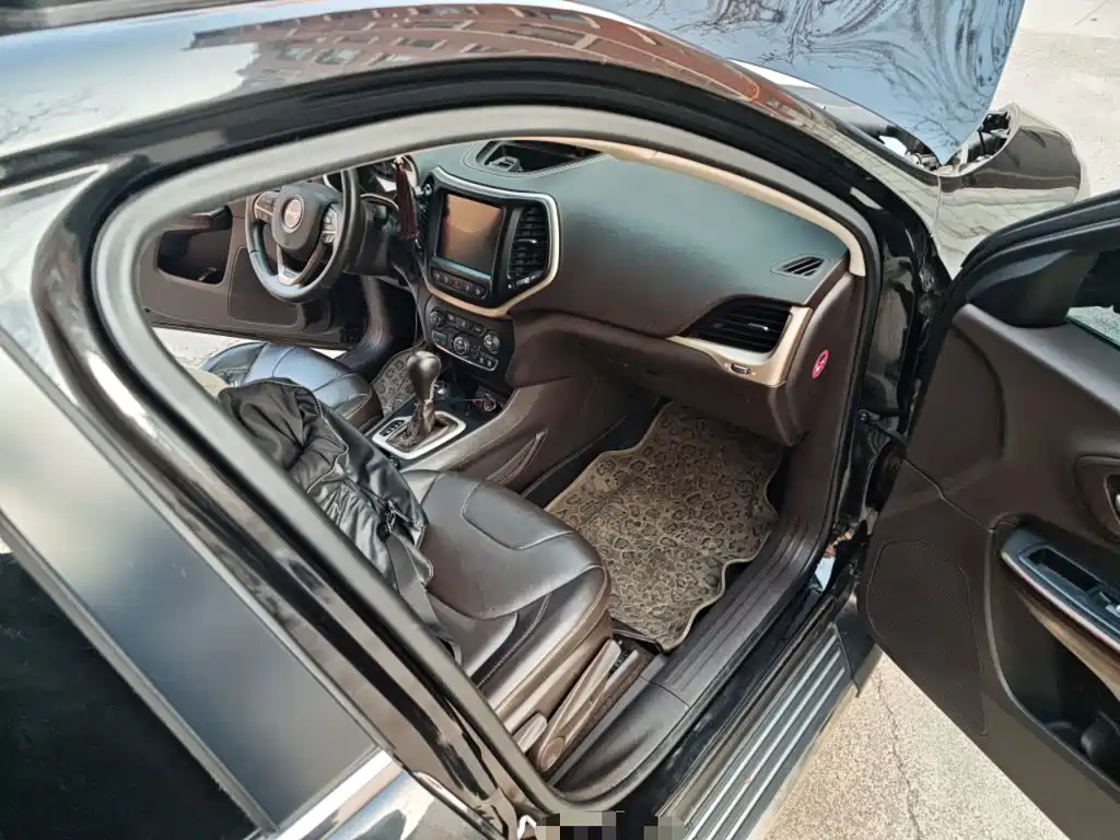 Jeep Cherokee (Import) 2015 2014 2.4L Luxury