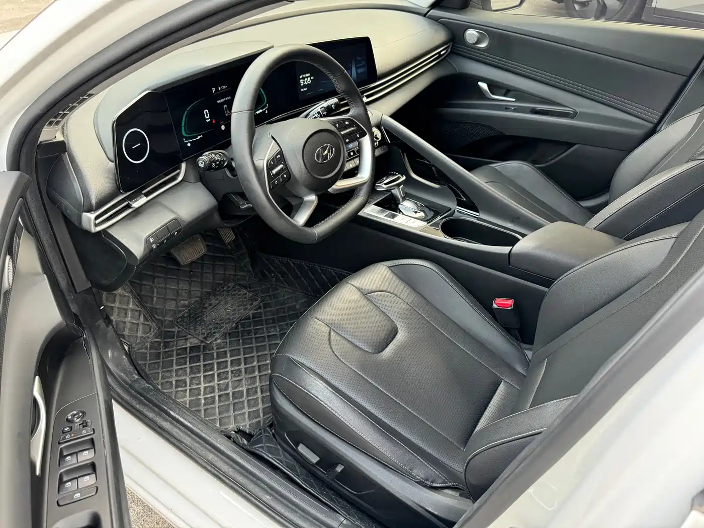 صورة 3 - Hyundai Elantra
