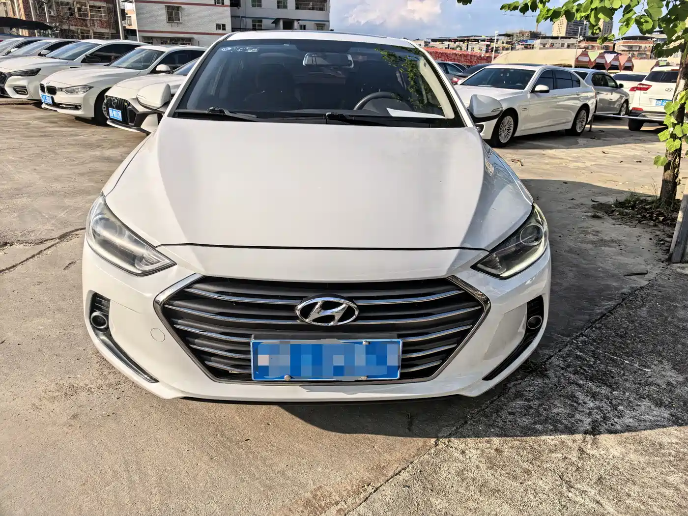 Hyundai Elantra 2018 1.6L Automatic 15th Anniversary Special Edition фото 2