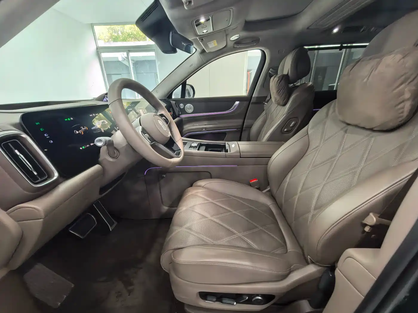 AITO Wenjie AITO M9 2025 Pure Electric Ultra 100kWh 6-Seater фото 4