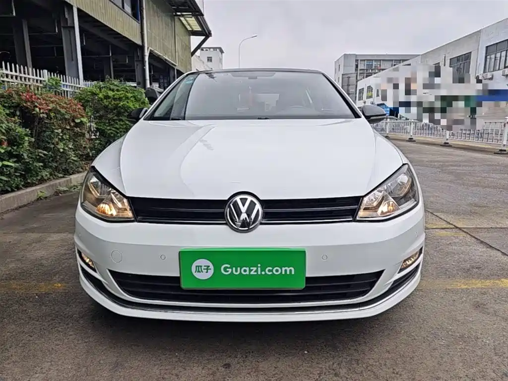 Volkswagen Golf 2017 230TSI Auto Luxury Millionth Anniversary Edition фото 3