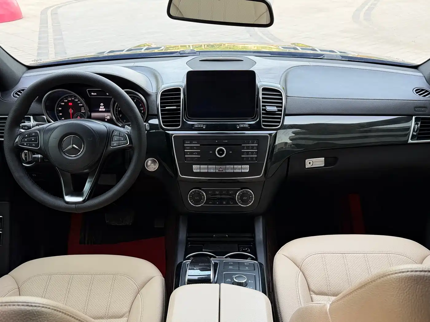 Mercedes-Benz GLS фото 9
