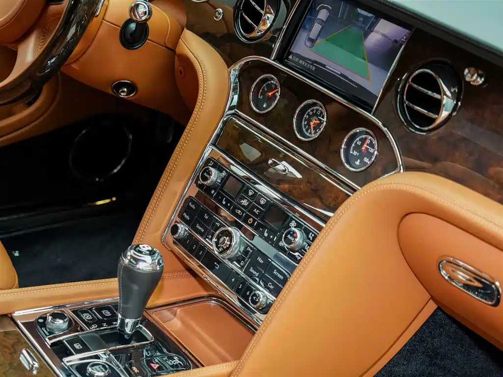 Bentley Mulsanne 2017 6.8T Long Wheelbase фото 17