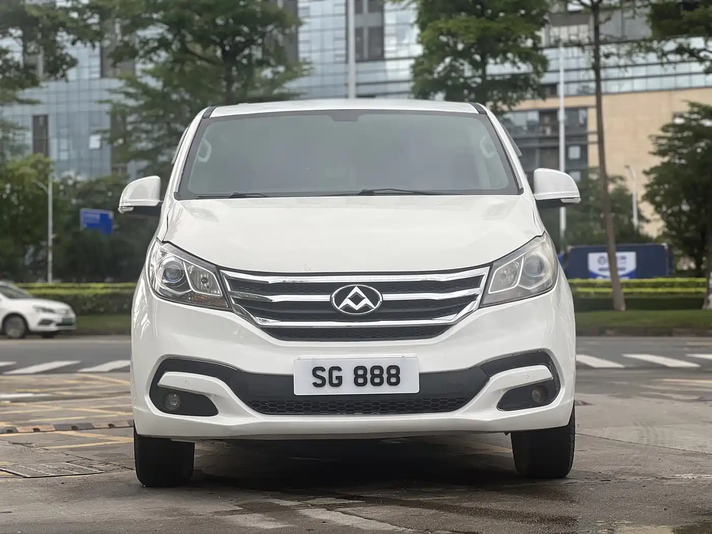 SAIC Maxus Maxus G10 2016 2.0T Automatic Executive Edition фото 2