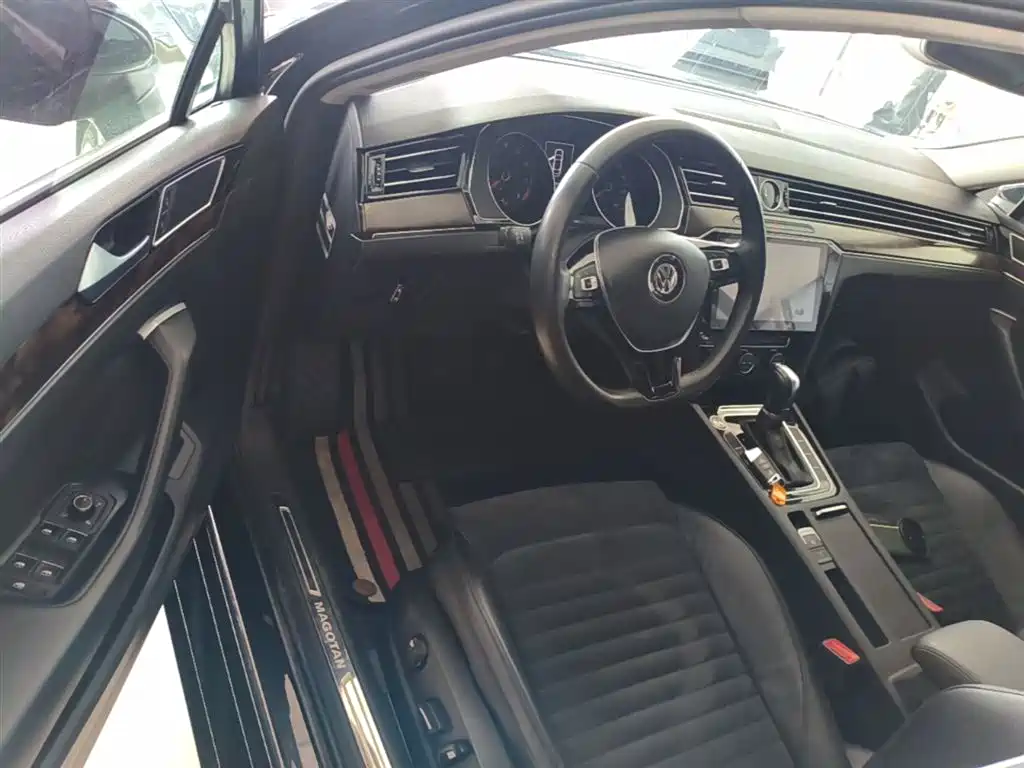 Volkswagen Magotan 2017 330TSI DSG Luxury фото 16