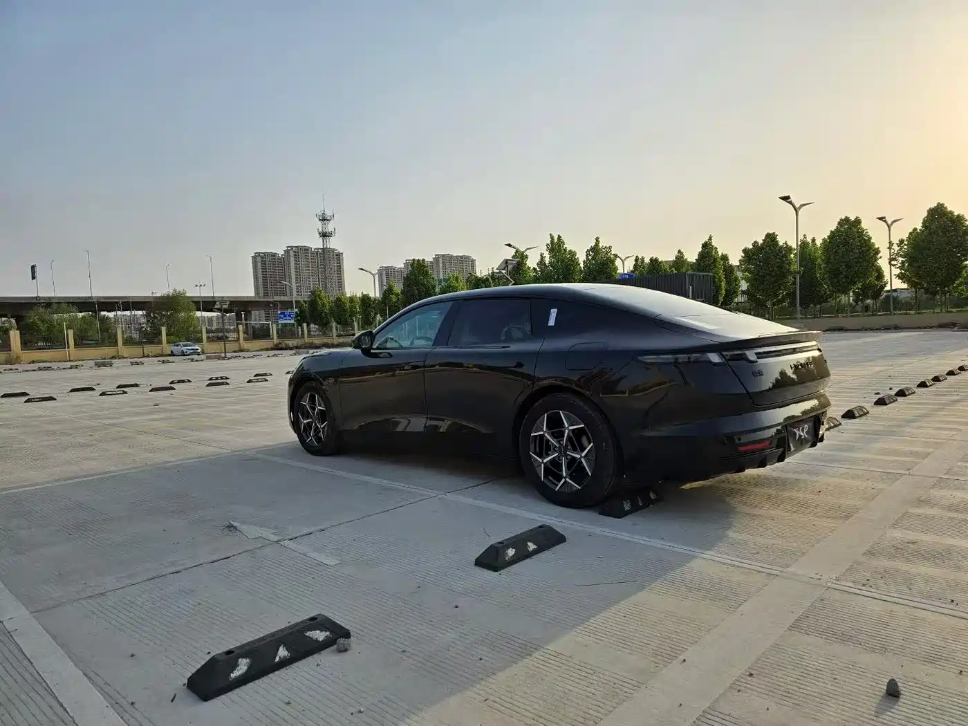 Lynk & Co 10 EM-P 2025 Facelift 240 AWD Ultra фото 9