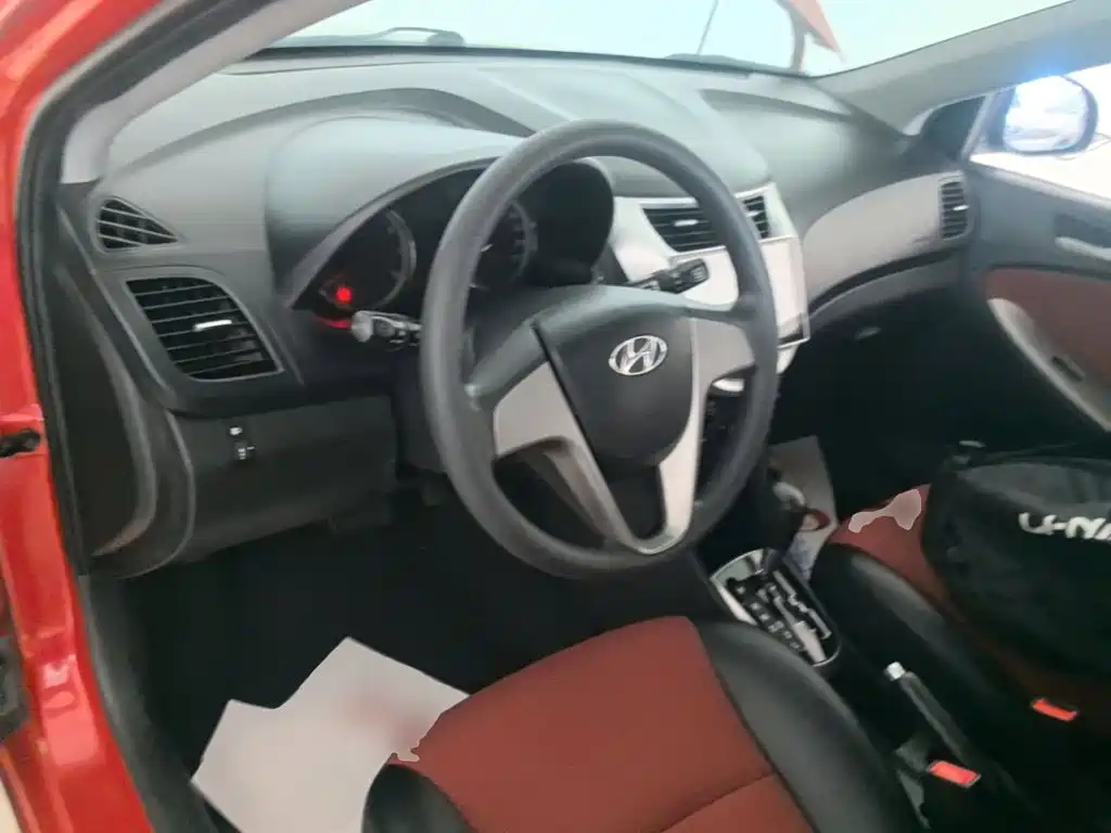 Hyundai Reina 2017 2016 1.4L Automatic GLX Leading