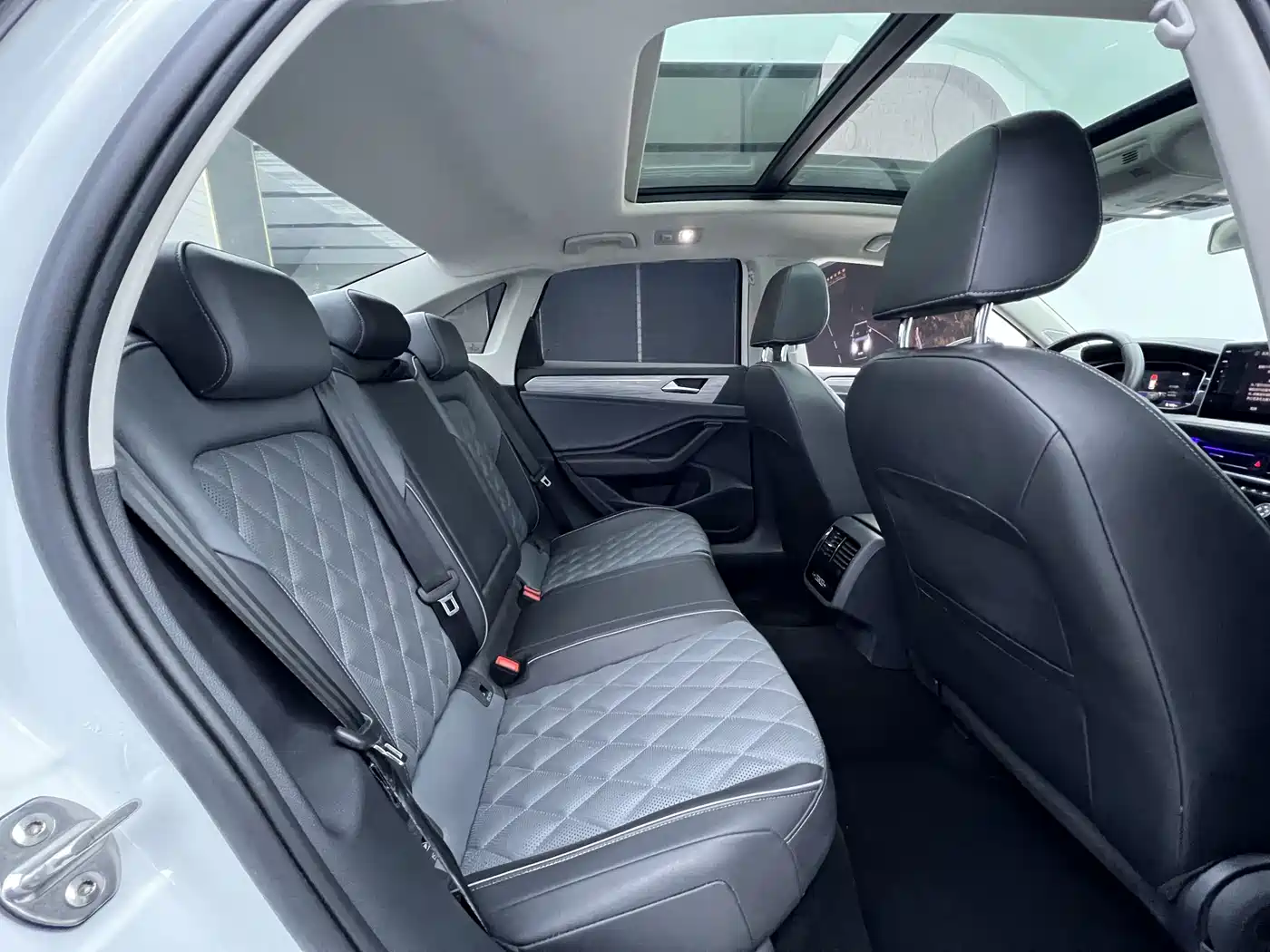 Volkswagen Sagitar 2023 280TSI DSG Beyond Lite фото 4