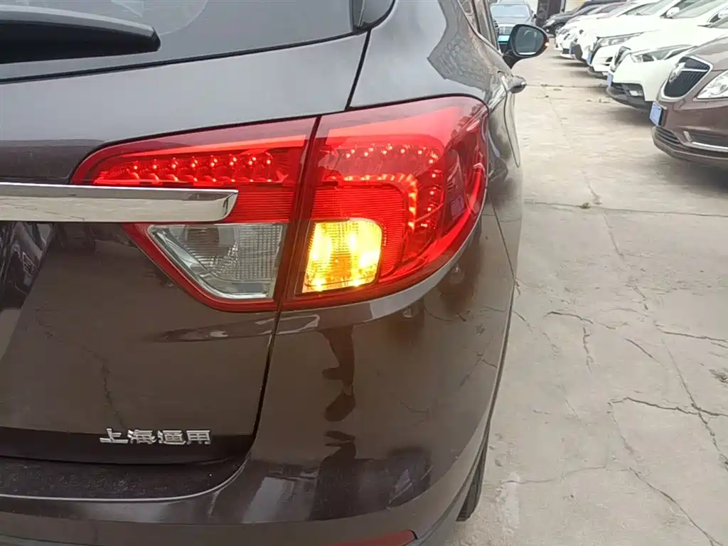 Buick Envision Plus 2015 20T 2WD Leading фото 24