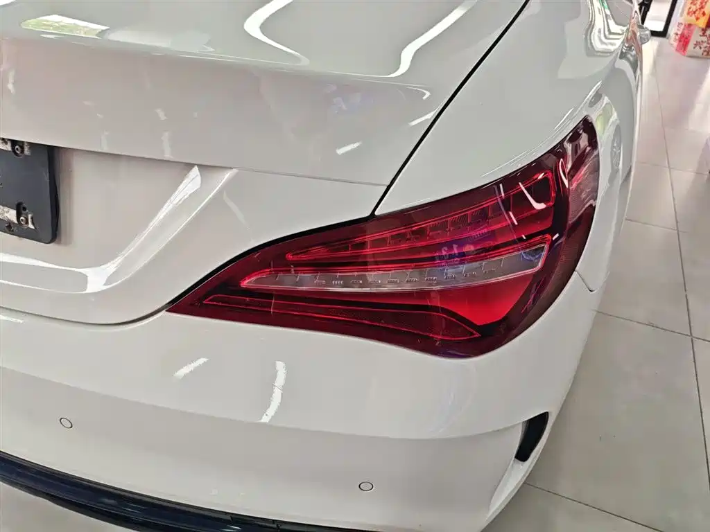 Mercedes-Benz CLA (Import) 2018 CLA 220 4MATIC фото 8