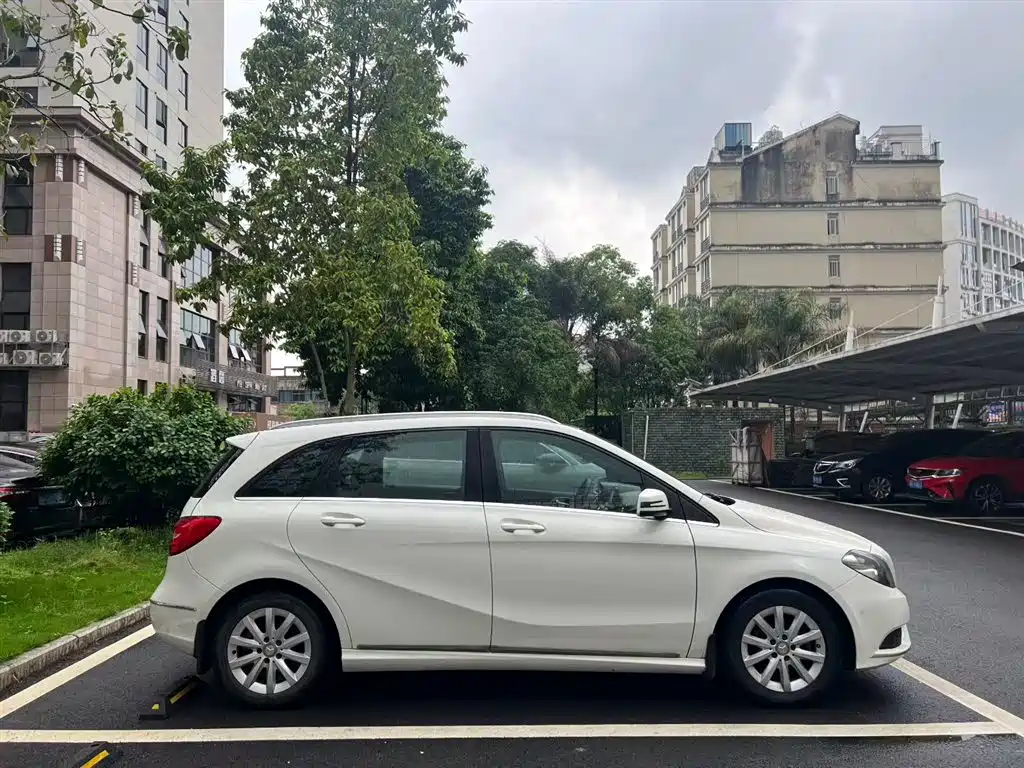 Mercedes-Benz B-Class 2012 B 180 фото 4