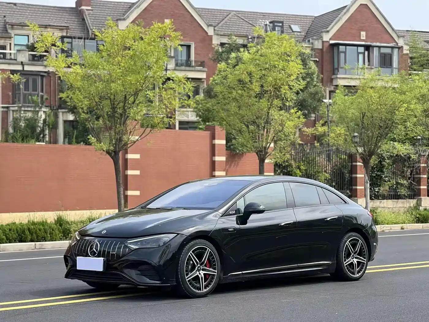Mercedes-Benz EQE AMG