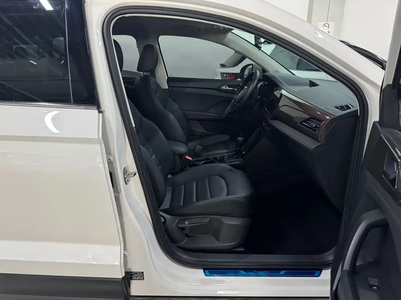 Volkswagen Tharu 2022 280TSI FWD Luxury Edition фото 11