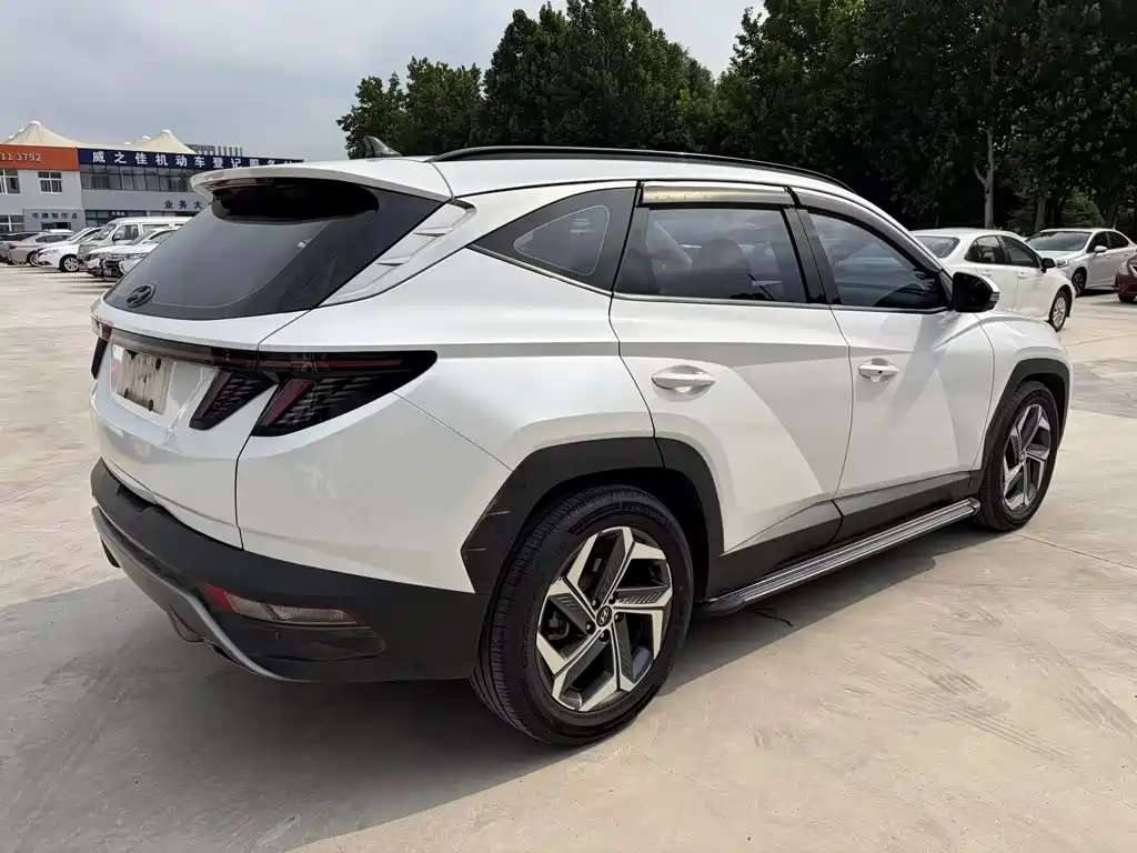 Фото 6 - Hyundai Tucson
