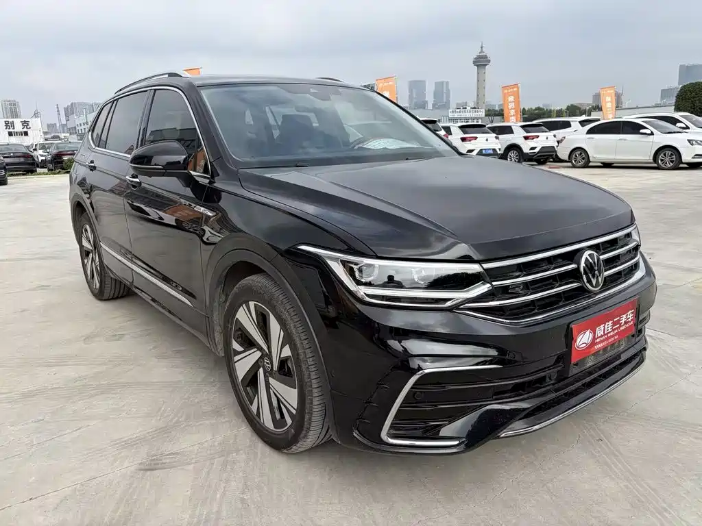 Фото 3 - Volkswagen Tiguan L