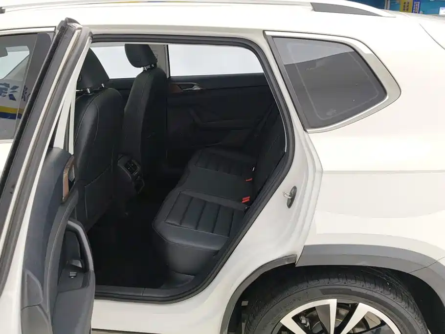 Volkswagen Tharu, миниатюра 11