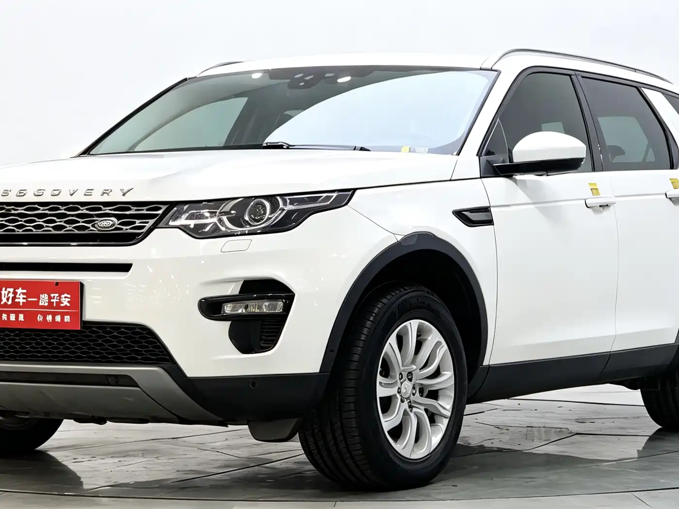 Land Rover Discovery Sport 2018 240PS SE Edition фото 20