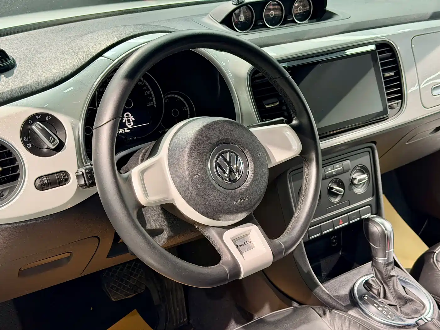 Volkswagen Beetle 2013 1.4TSI Fashion Edition фото 9