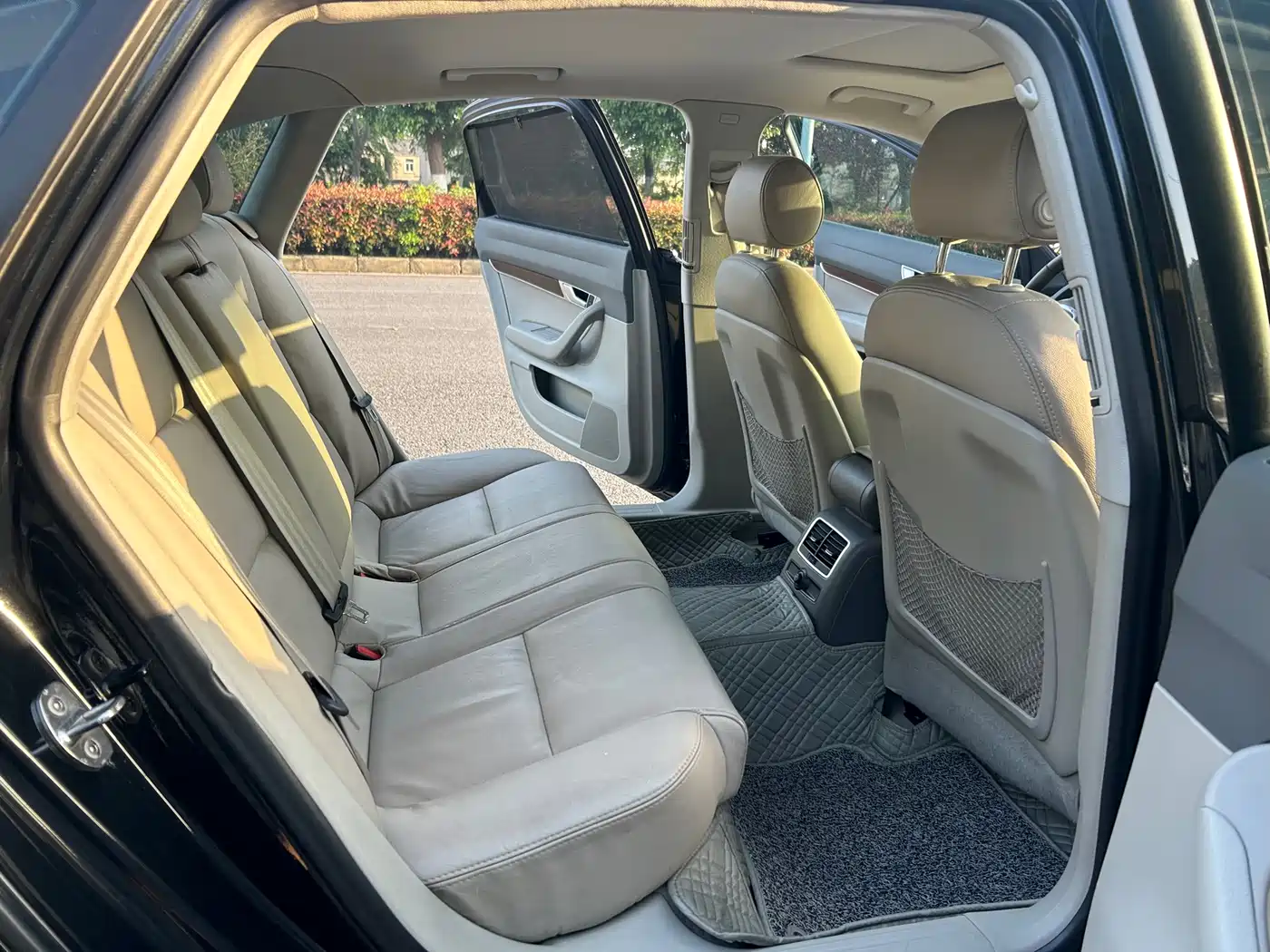Audi A6L 2009 2.0 TFSI Automatic Standard фото 11