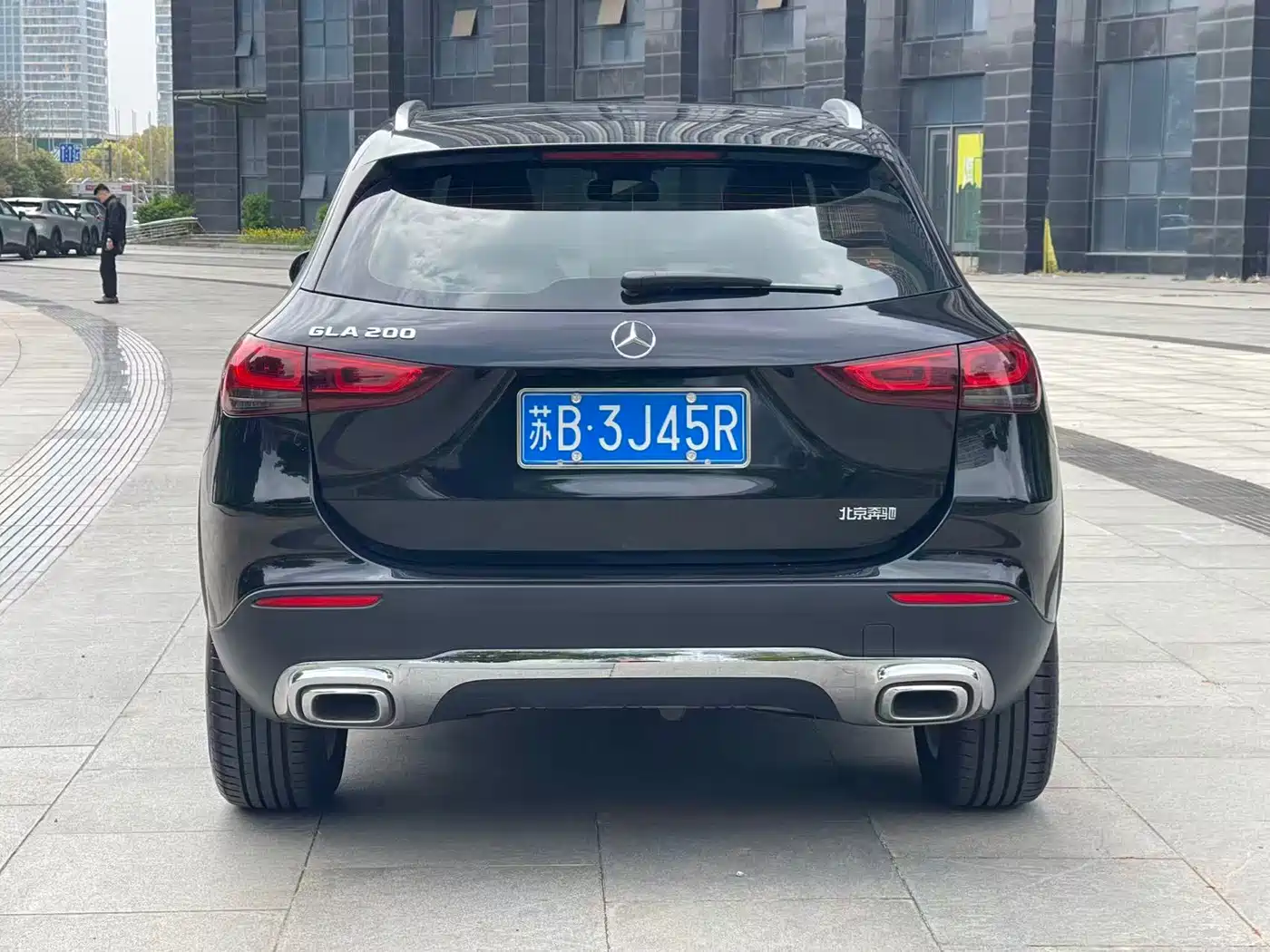 MERCEDES-BENZ GLA