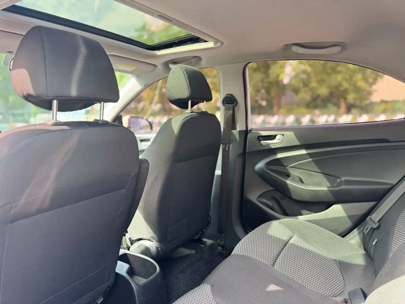Фото 9 - Hyundai Verna