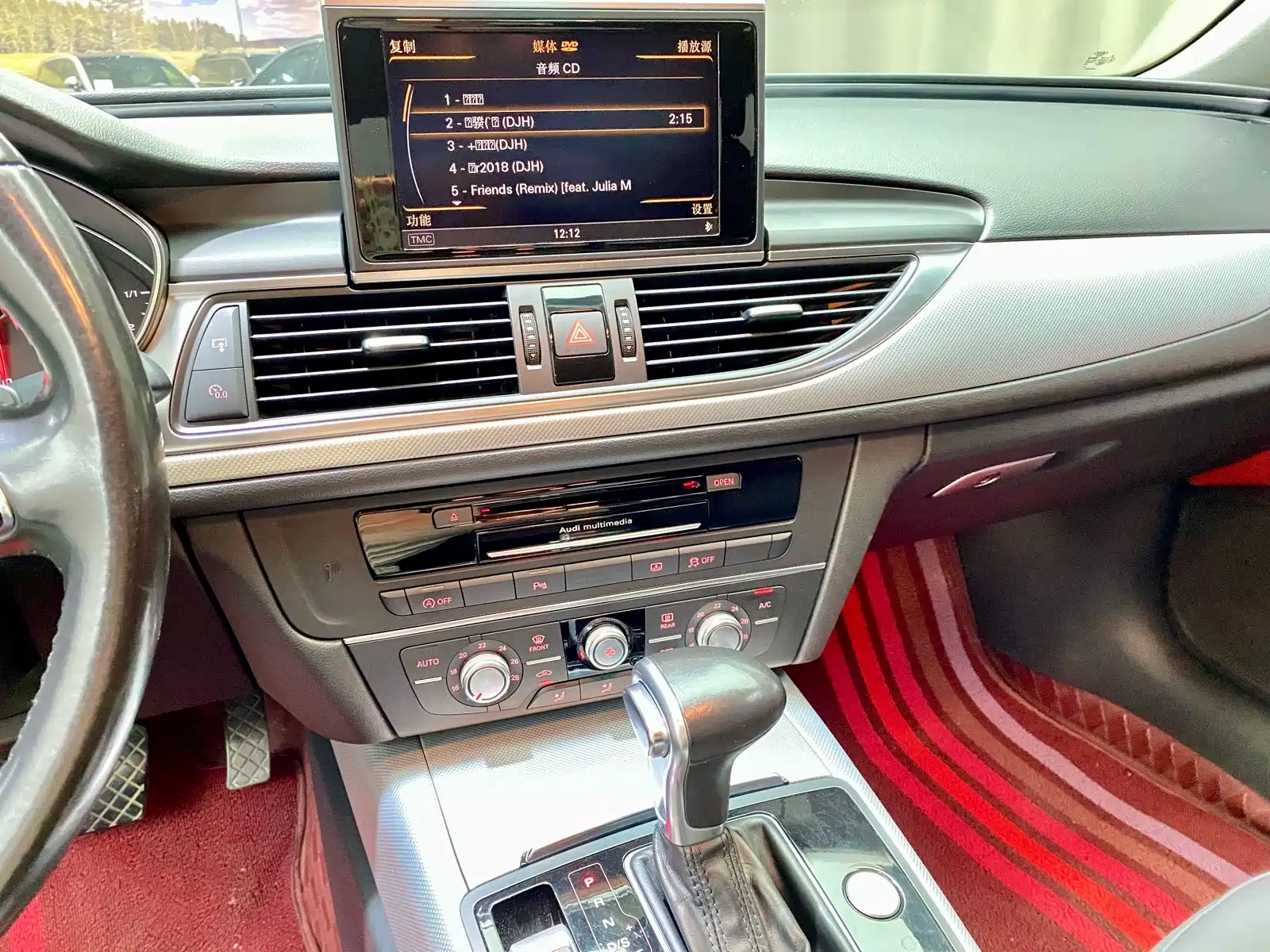 Фото 12 - Audi A6L