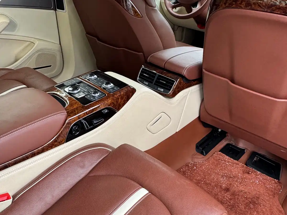 Audi A8 2013 A8L 45 TFSI quattro Exclusive фото 30
