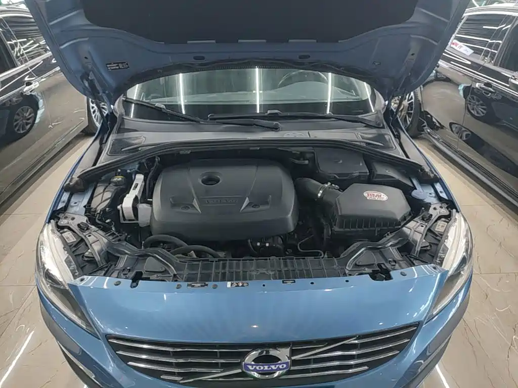 Фото 23 - Volvo V60