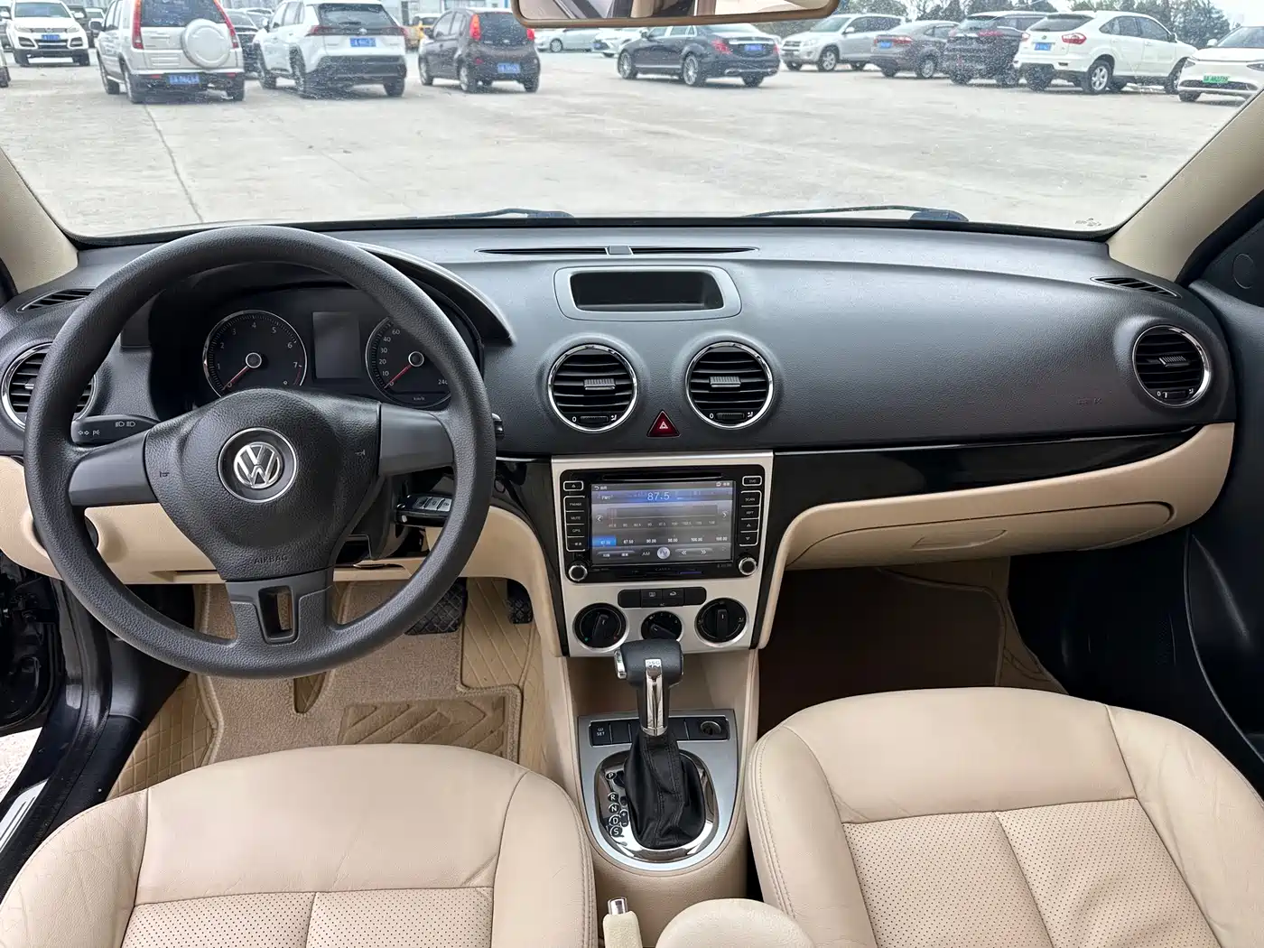 Volkswagen Lavida 2011 1.4TSI DSG Pinya Edition фото 9