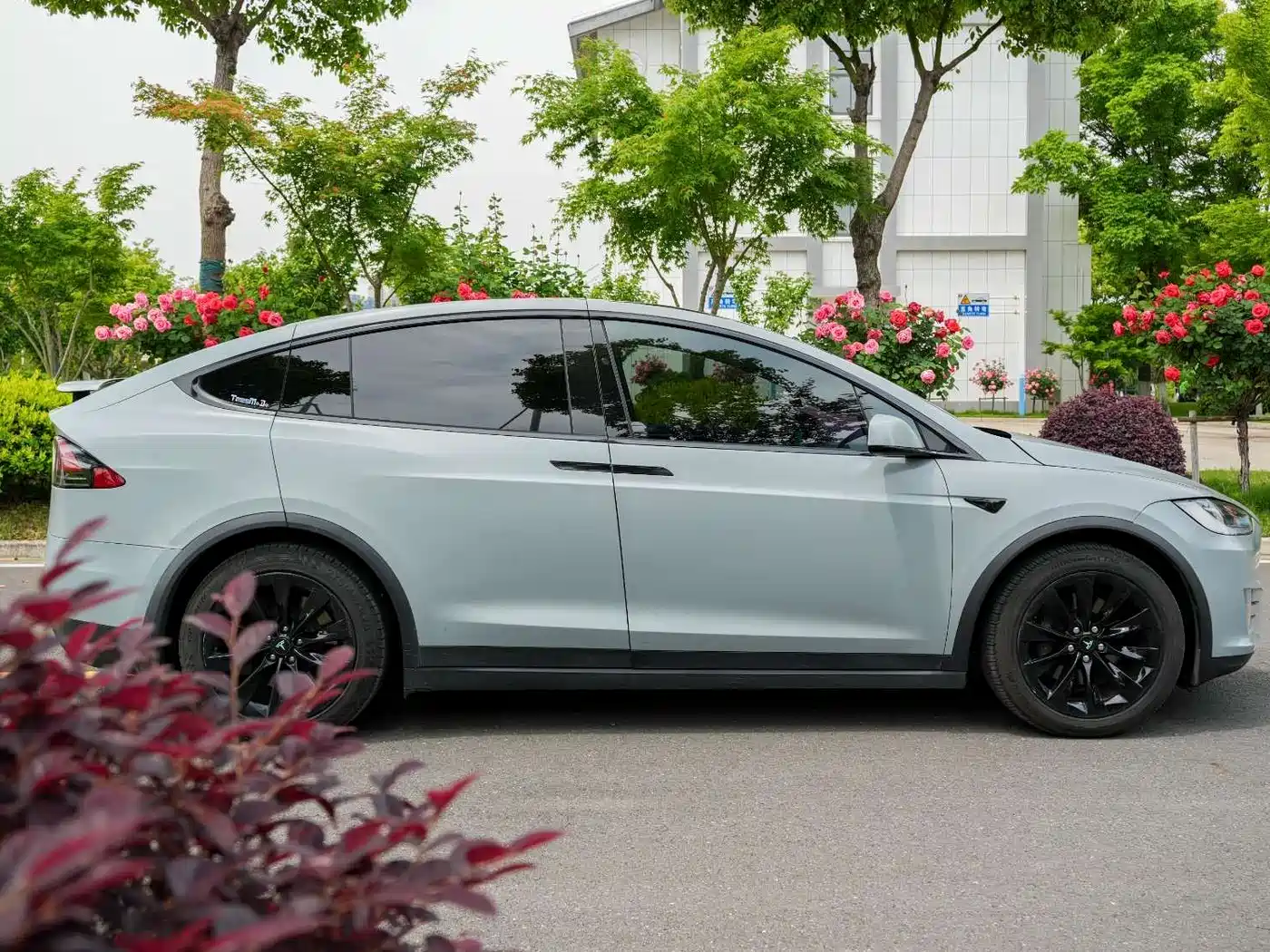 TESLA MODEL X