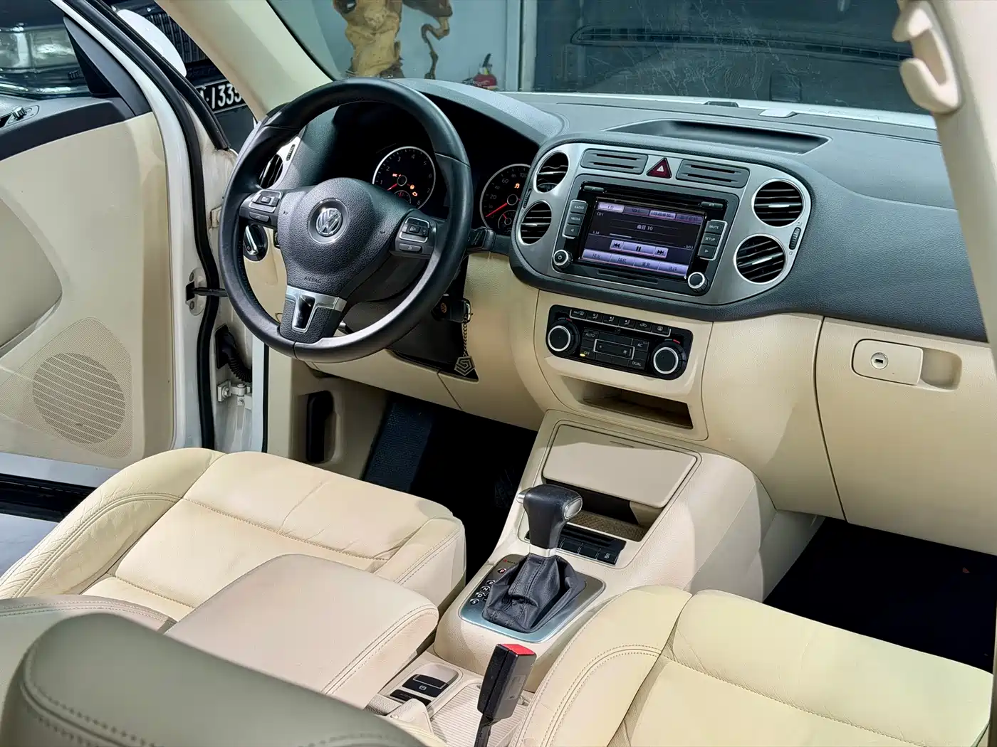 Volkswagen Tiguan 2010 2.0TSI Automatic 4WD Elite фото 12
