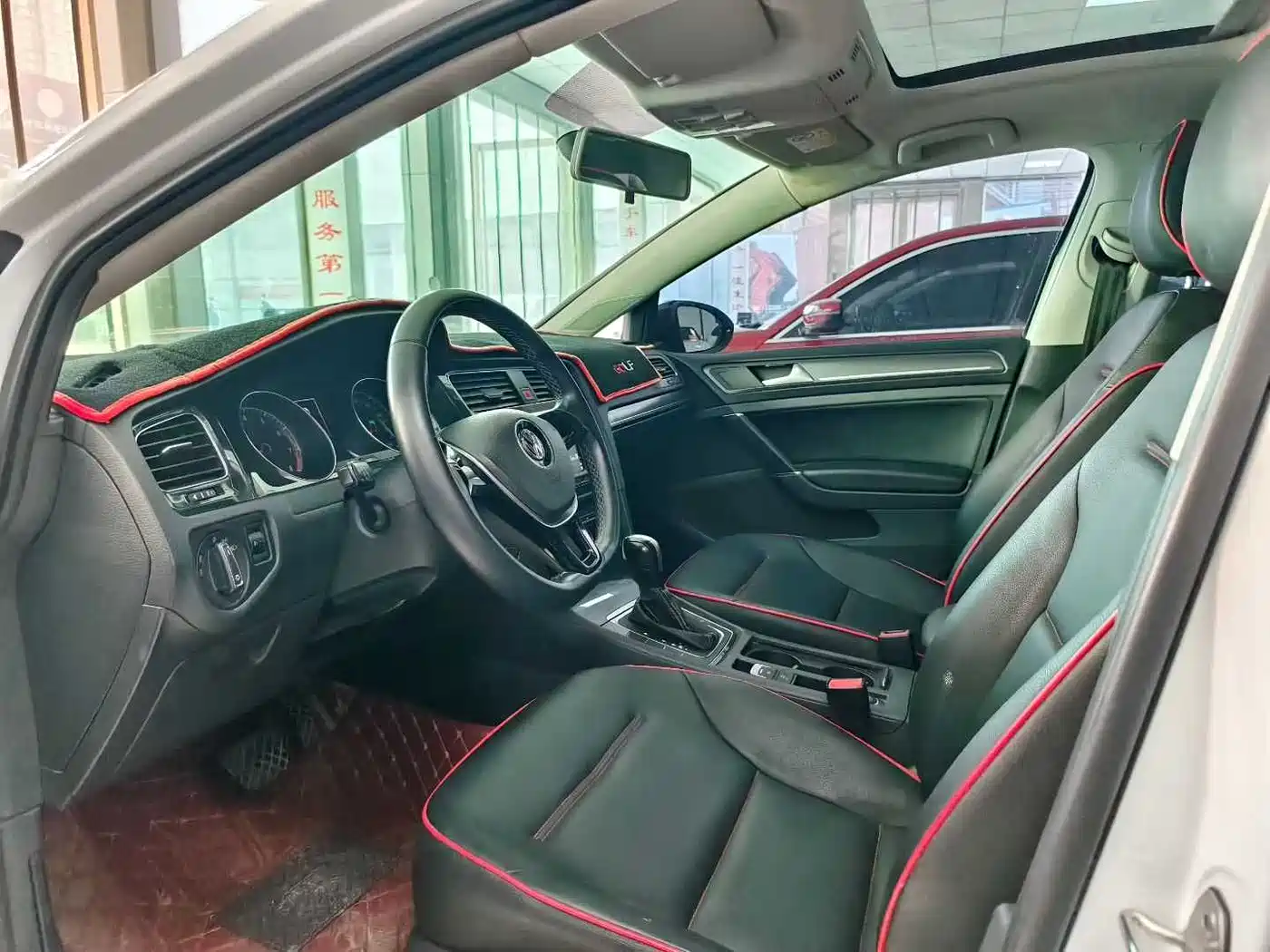 Volkswagen Golf 2016 1.6L Automatic Comfort фото 7