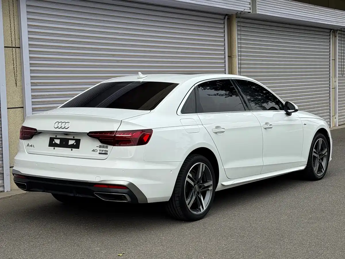 AUDI A4L