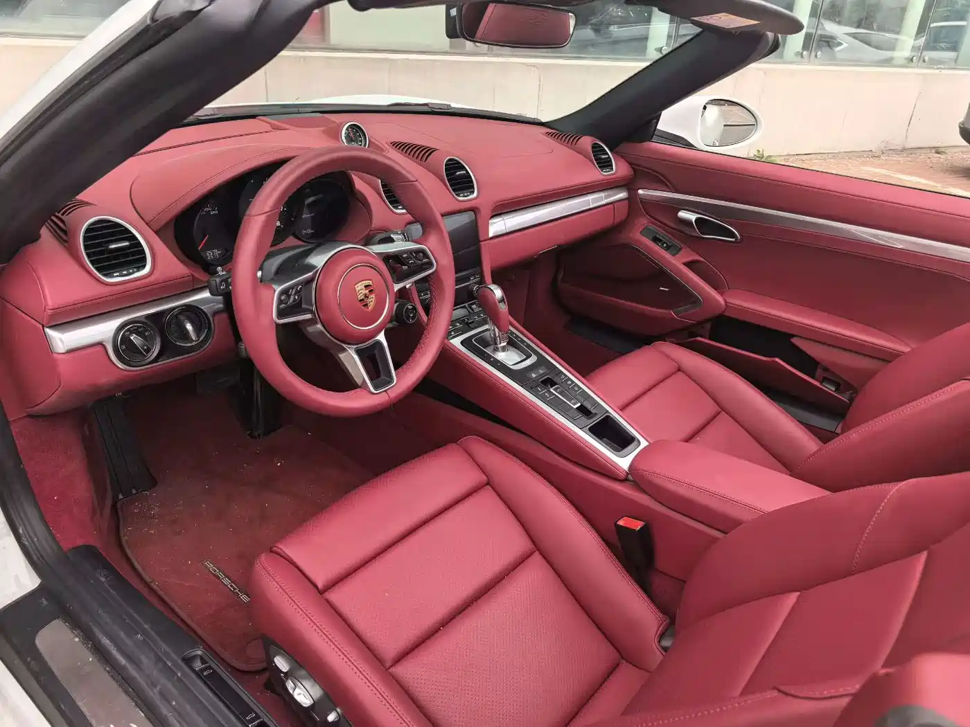 PORSCHE 718