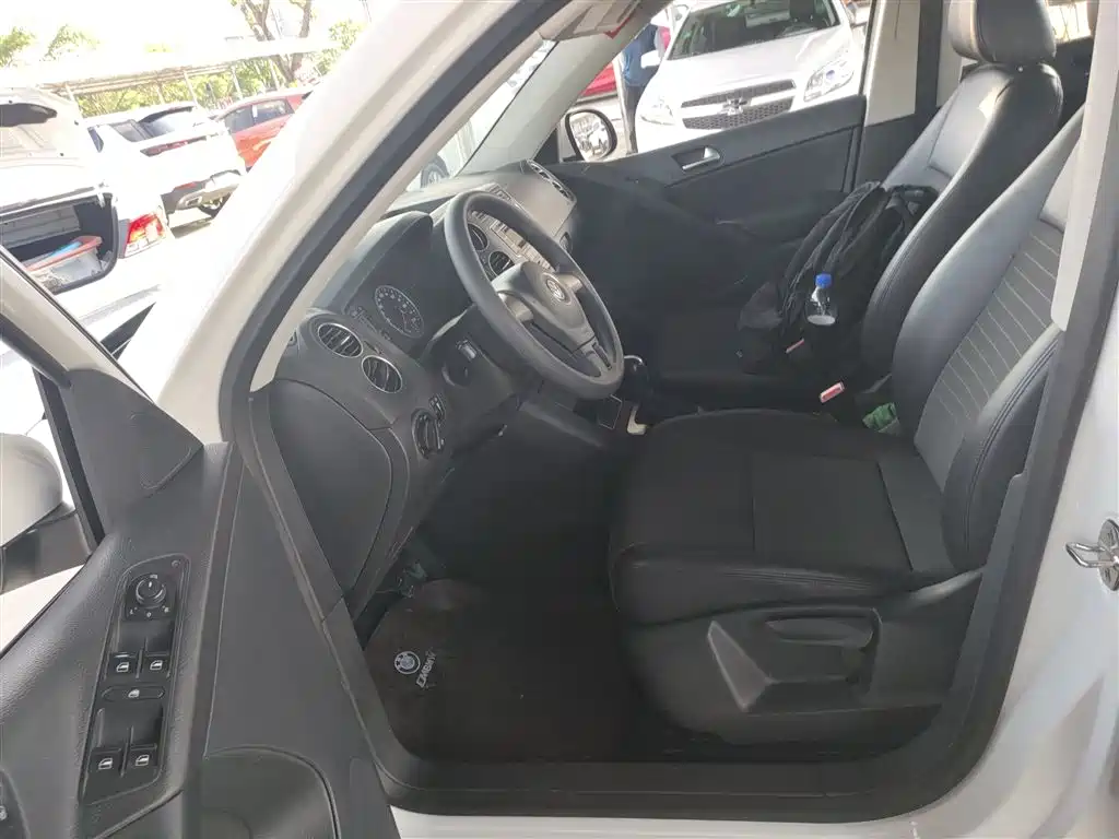 Volkswagen Tiguan 2015 1.8TSI Automatic 2WD Trendline фото 15