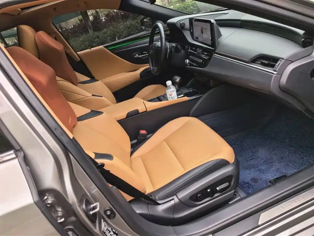 Lexus ES 2022 300h Ultimate Edition фото 8
