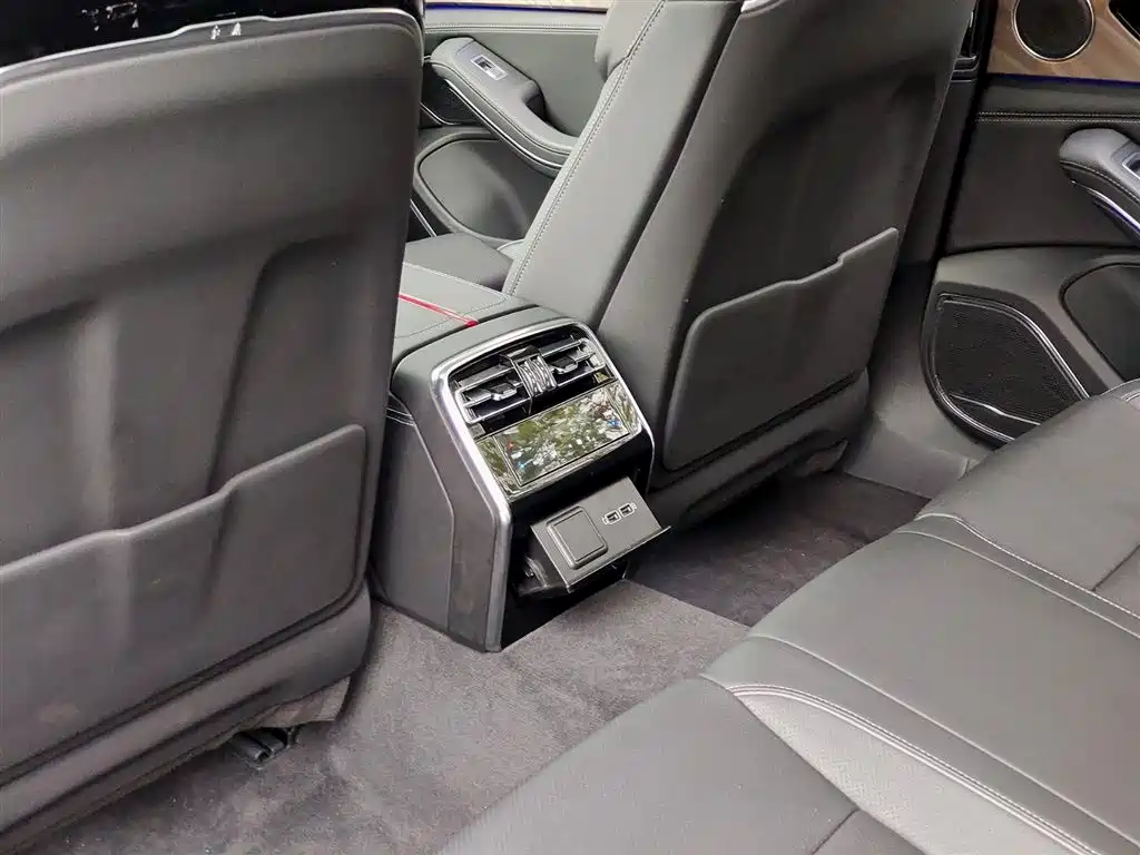 Hongqi H9 2020 2.0T Smart Connection Qi Xiang Edition фото 9