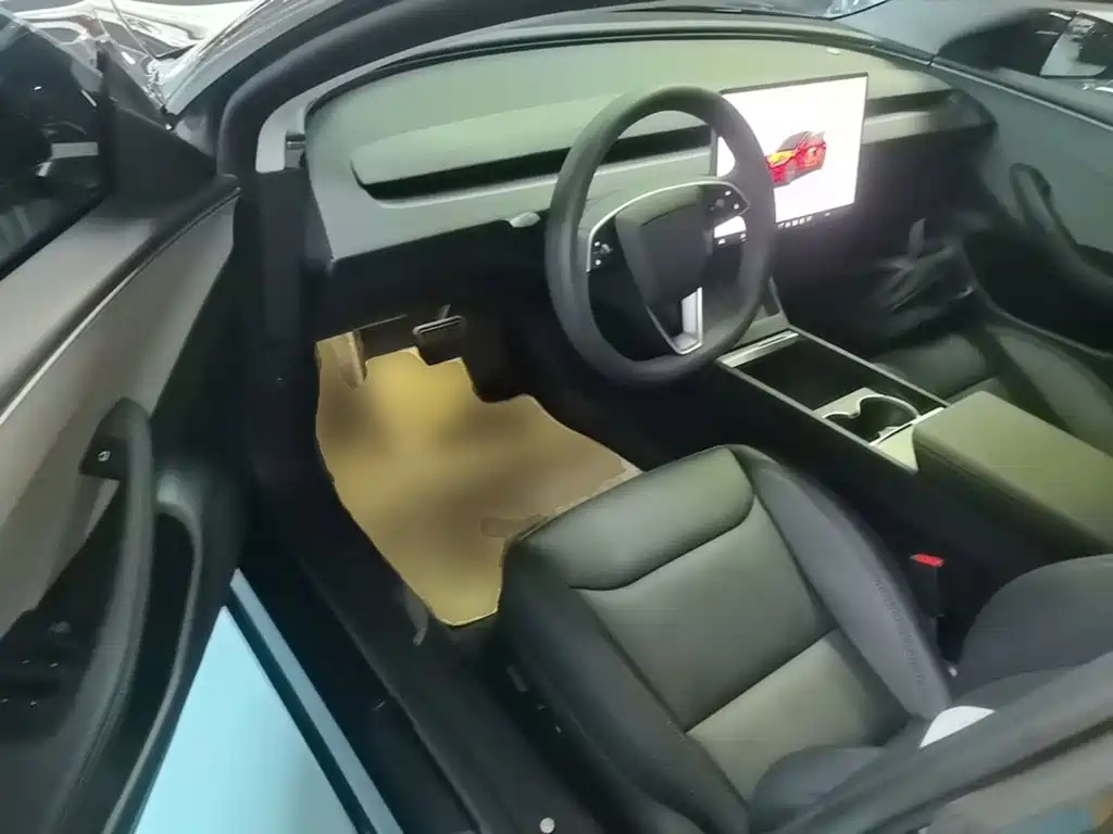 Tesla Model 3 2026 2025 Model Year Facelift Rear-Wheel Drive