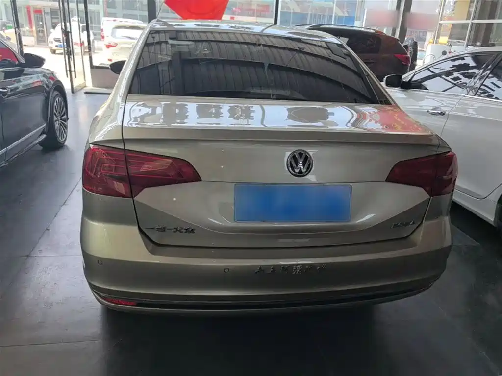 Volkswagen Bora 2016 Model 1.6L Manual Comfort фото 6