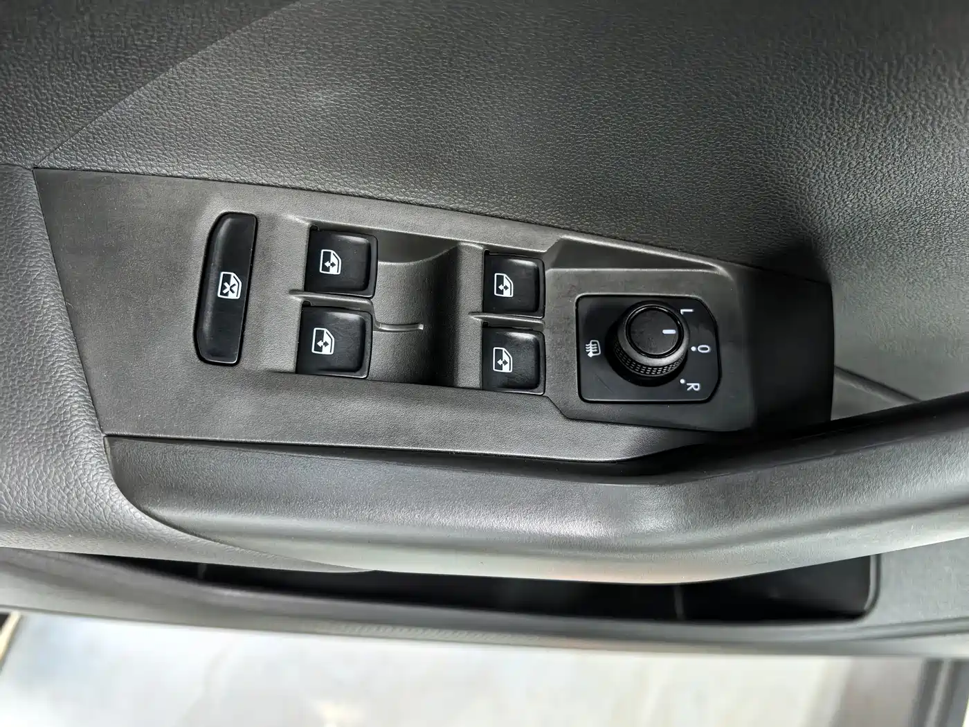 Volkswagen T-Cross 2022 280TSI DSG Comfort Edition фото 11
